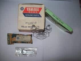 Piston complet YZ 400 3ème Côte 1975-1978 d'origine Yamaha Hyper rare – Image 2