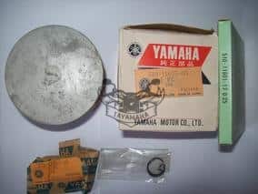 Piston complet YZ 400 1ère Côte 1975-1978 d'origine Yamaha Hyper rare